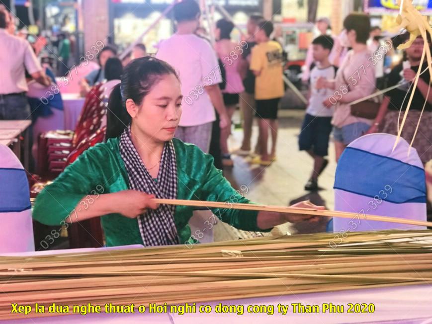 Xep la dua nghe thuat o Hoi nghi co dong cong ty Than Phu 2020