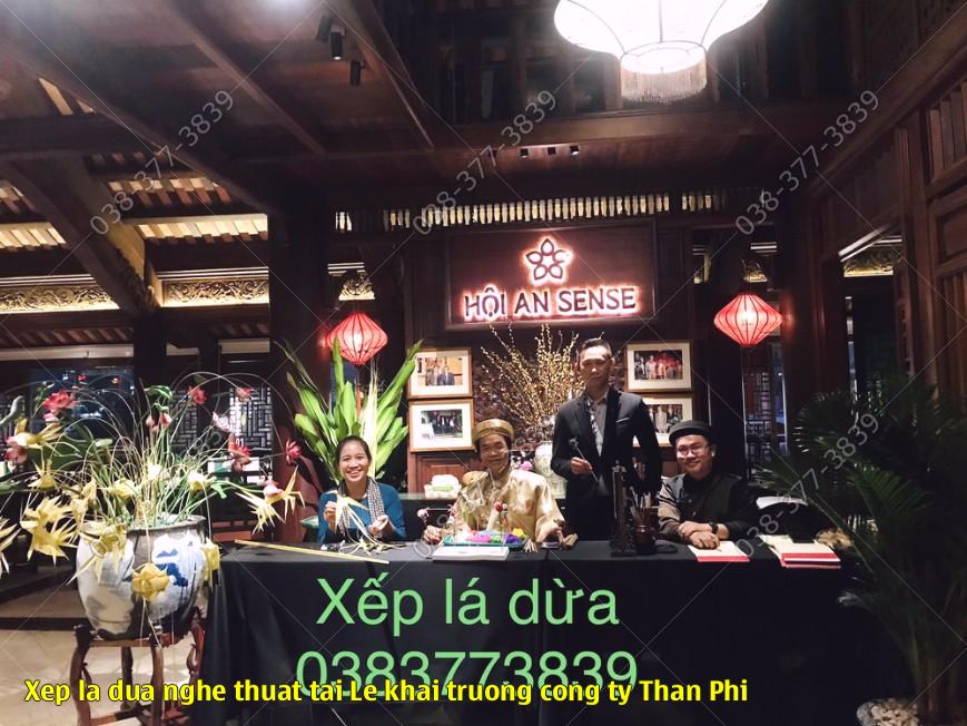 Xep la dua nghe thuat tai Le khai truong cong ty Than Phi